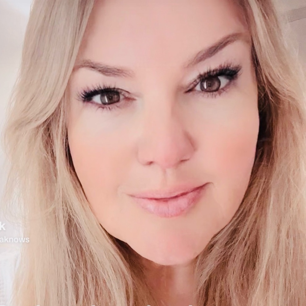Like this to be notified for my LIVE show! Free People, designer NWT, jeans, ect